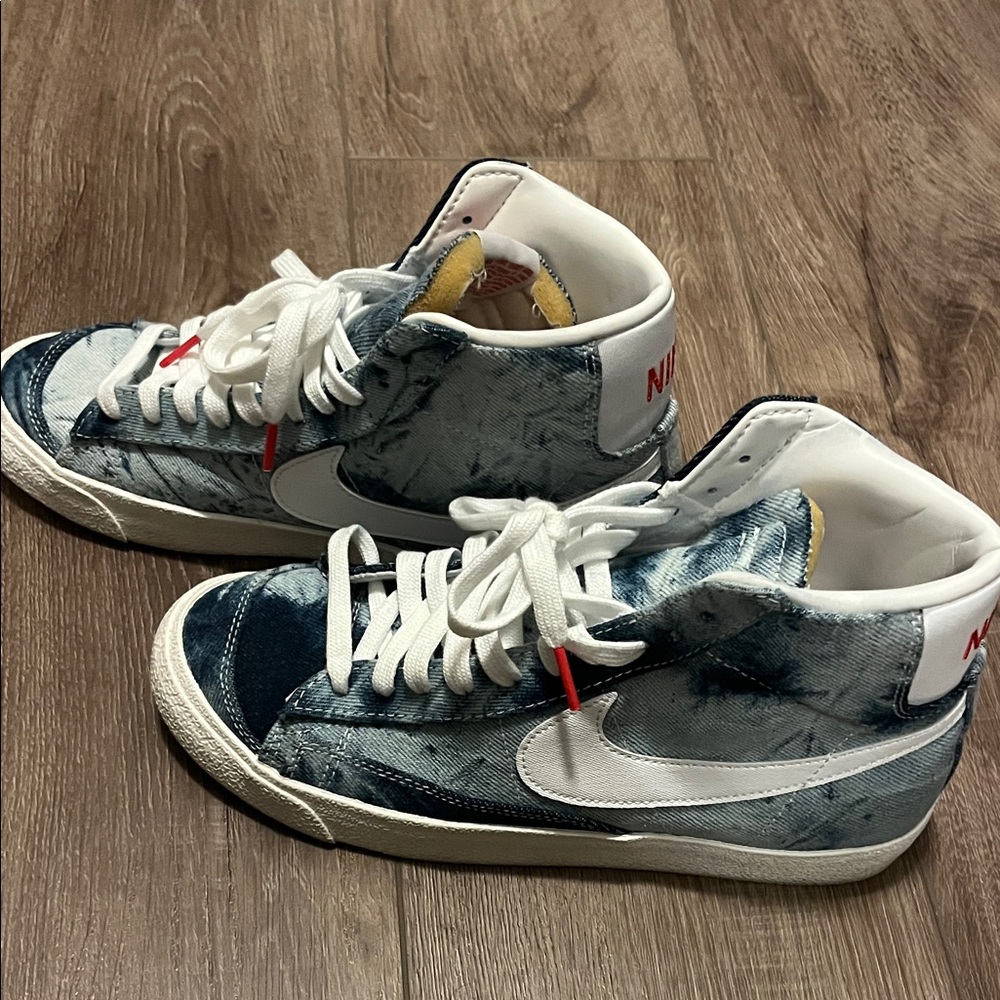 Nike Throwback Women’s Denim High-Top Sneakers - NEW